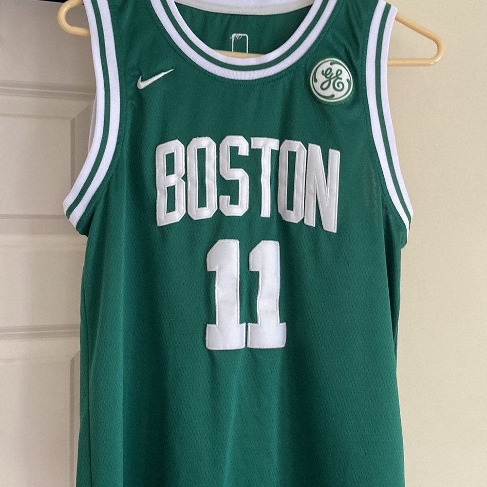 Boston Celtics Irving youth medium basketball Jersey